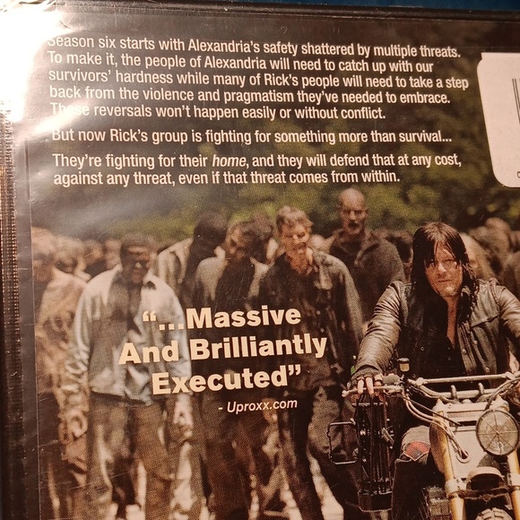 The walking dead the complete sixth season DVD bonus features - Picture 4 of 6